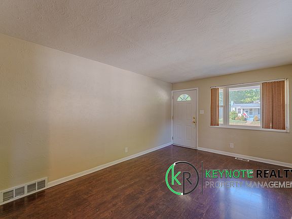 4th image of 1840 Culver Ave
