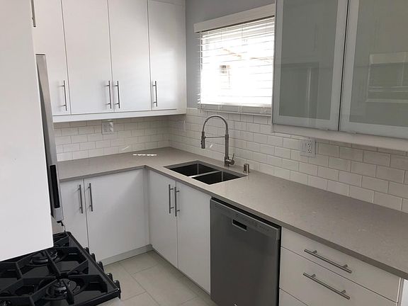 2nd image of 1038 Linden Ave #1038A
