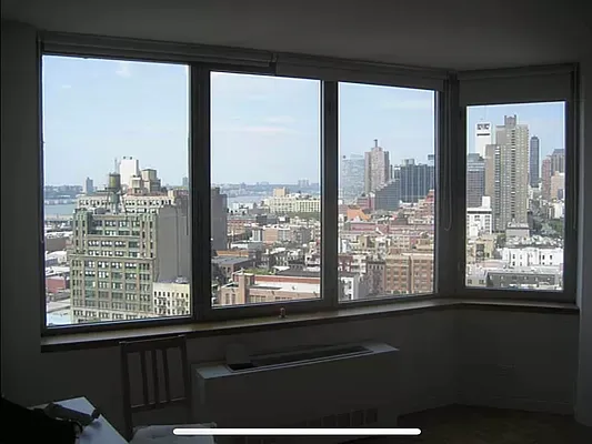 Rented by Fischer Group Realty, LLC | media 17