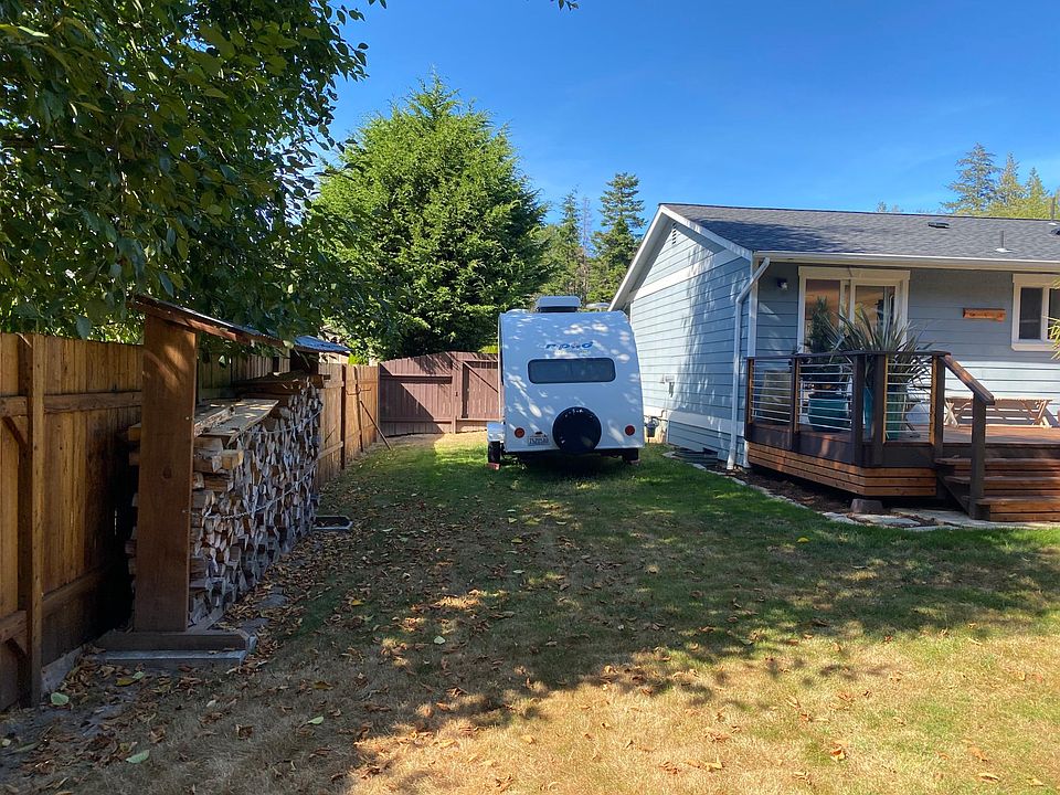 1st image of 2411 Forest Park Ln