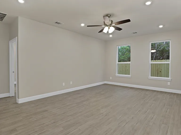 5619 Barkridge Dr — Photo 25
