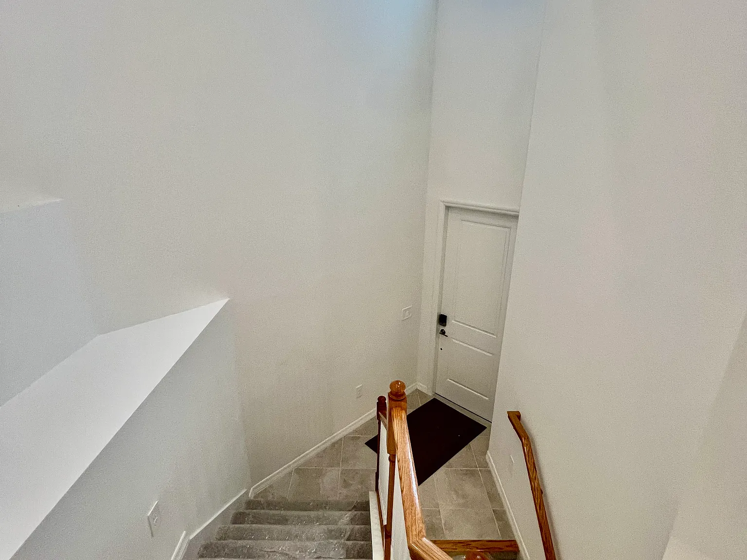 3 bed, 2110 sqft, $3,100 — Photo 4
