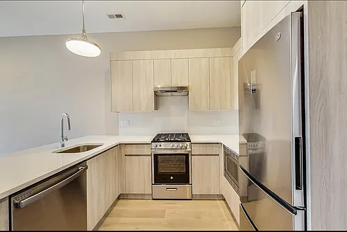 3757 N Sheffield Ave #390 Photo 1