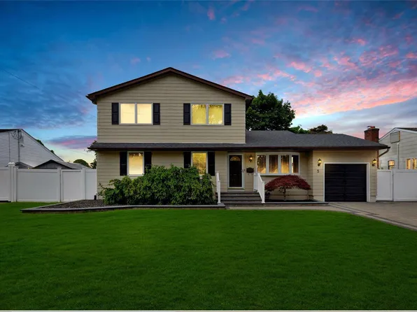 5 Wheeler Court, Deer Park, NY 11729