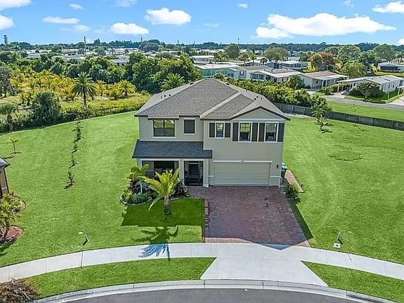 2nd image of 7489 Tourmaline Dr