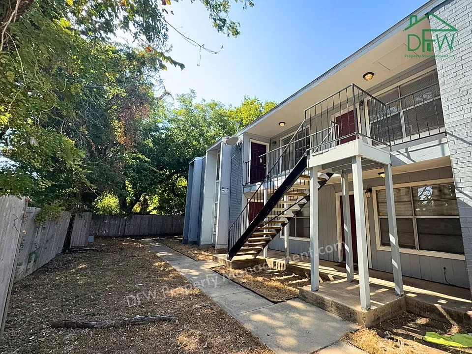 219 Fry St #11