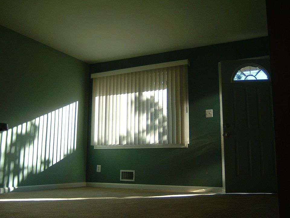 2nd image of 16007 Crest Dr