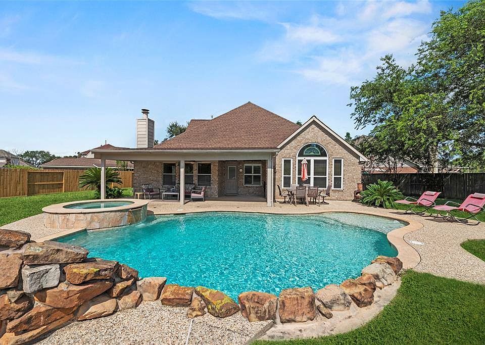 1st image of 14807 Bridle Bend Dr