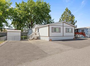 6755 Desert View Dr, West Richland, WA 99353