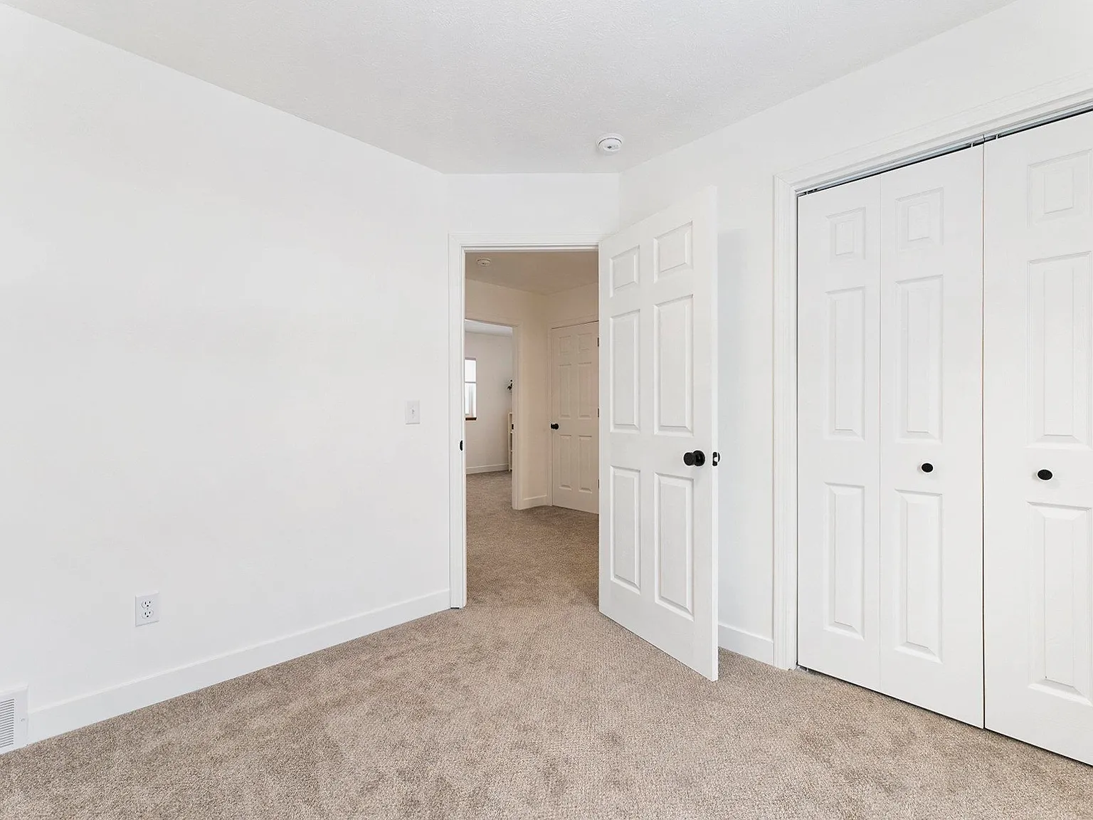 4 bed, 2.5 bath, 1400 sqft, $2,450 — Photo 4