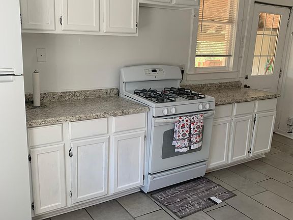 3rd image of 611 N Humphrey Ave