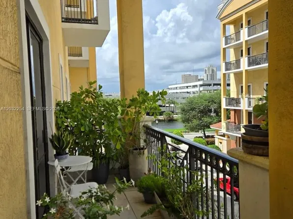 8390 SW 72nd Ave APT 312, Miami, FL 33143