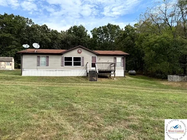 31748 Daisy Dr, Edwards, MO 65326