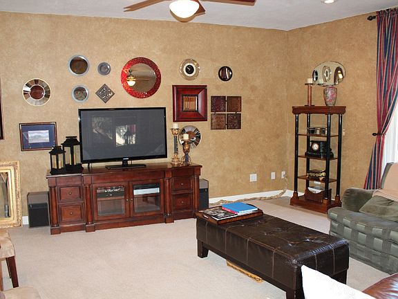 5th image of 806 NW 48th St
