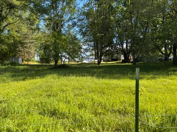 224 Prairie River Dr, Coldwater, MI 49036