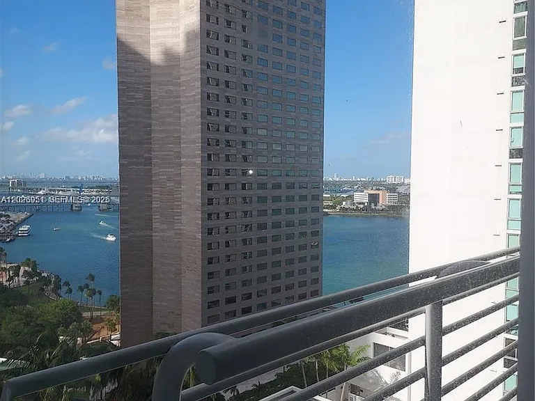 325 Biscayne Blvd #2022 — Photo 9