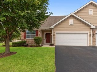 8227 Tremont Ln, Joliet, IL 60431