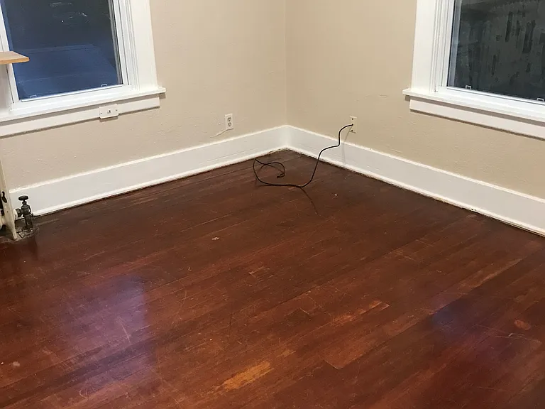 1121 Lincoln Way — Photo 8