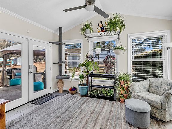 4th image of 4220 Bradford Circle