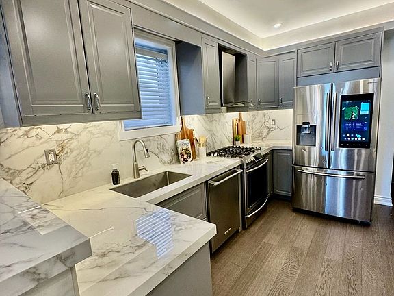 5th image of 219 McRoberts Ave