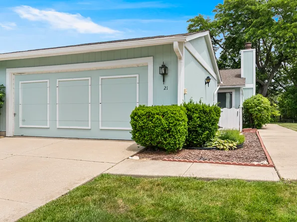 21 Wake Robin Ct, Woodridge, IL 60517