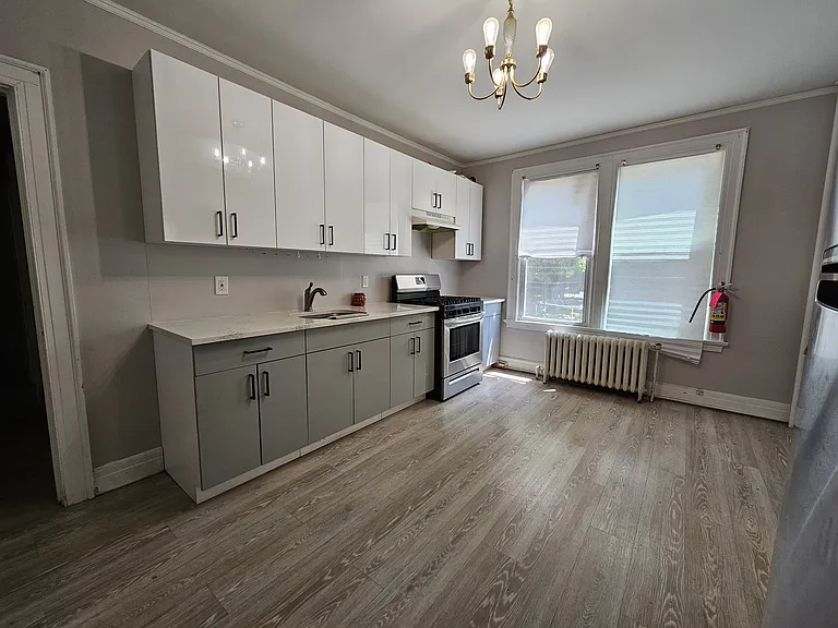 117 W Main St #2 — Photo 2