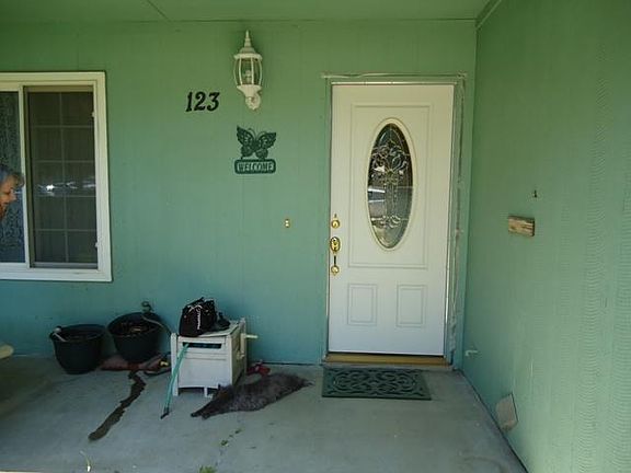 5th image of 123 Morton St