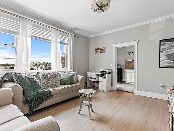 3rd image of 600 Shirley St #1