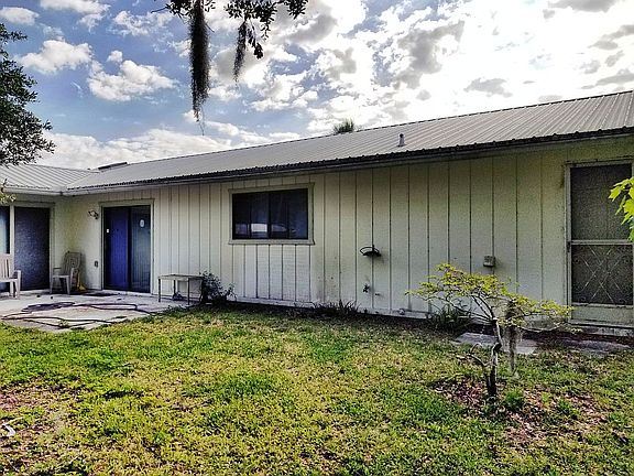 2nd image of 2022 Travelers Palm Dr