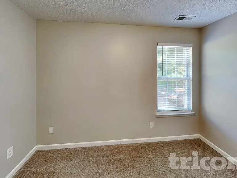 3912 Farlow Rd — Photo 12
