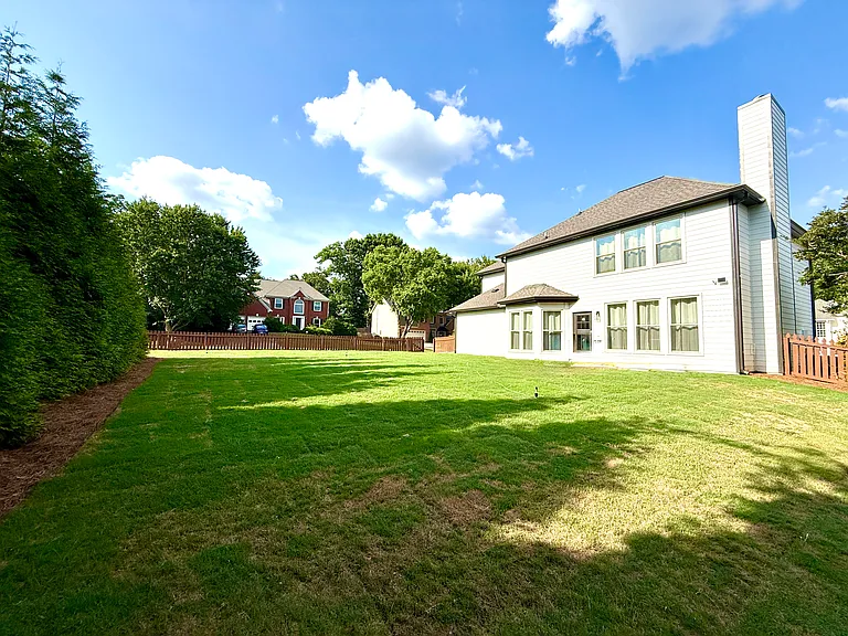105 Springlaurel Ct — Photo 25