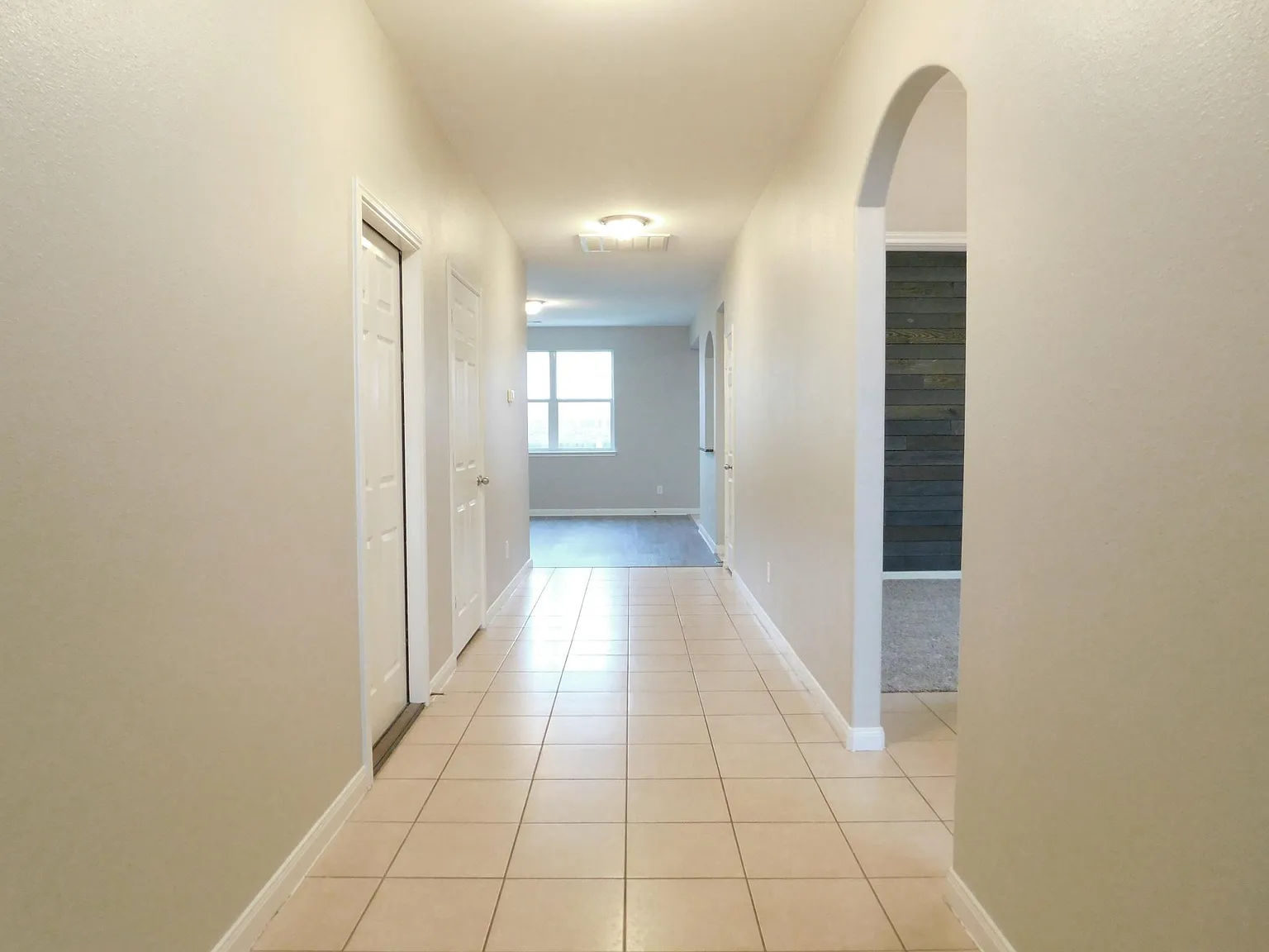 3 bed, 1491 sqft, $1,900 — Photo 4