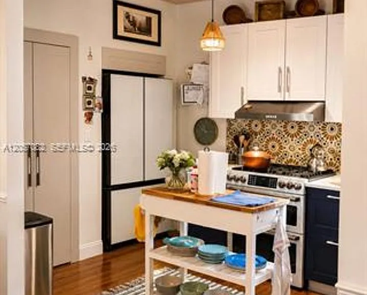1720 SW 11th Ter #1720 — Photo 5
