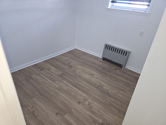3rd image of 483 Van Cortlandt Park Ave #1