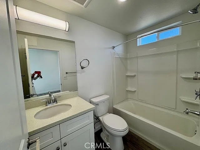 1210 1/2 Fedora St — Photo 26