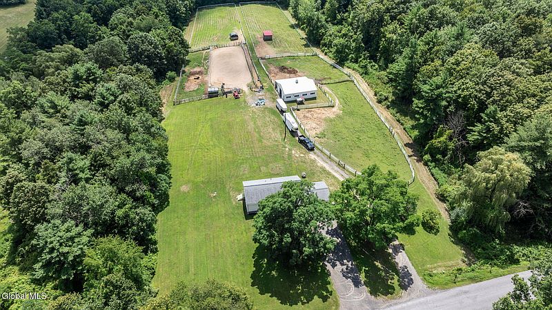 3rd image of 324 Rolling Hill Road