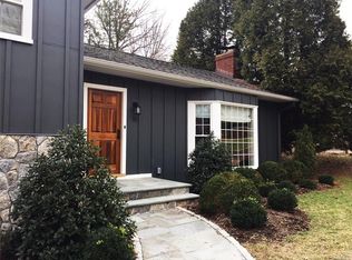 18 Westward Ln, Pelham, NY 10803