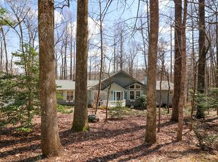 108 Continental Dr, Flat Rock, NC 28731