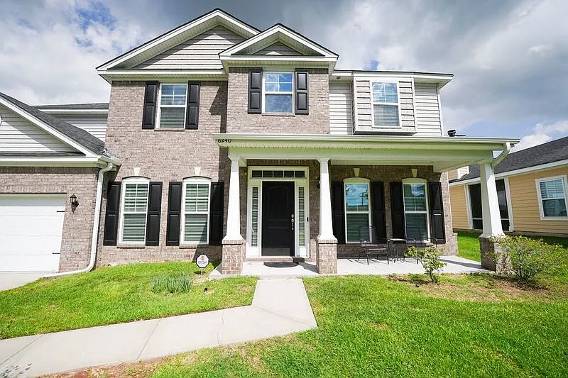 5 bed, 3.0 bath, 4047 sqft, $3,100 — Photo 3