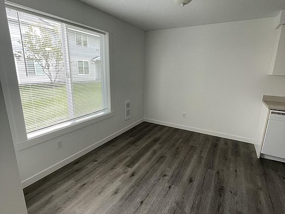 4th image of 2614 O St #5