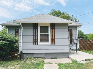 300 S 9th St, Fairfield, IA 52556