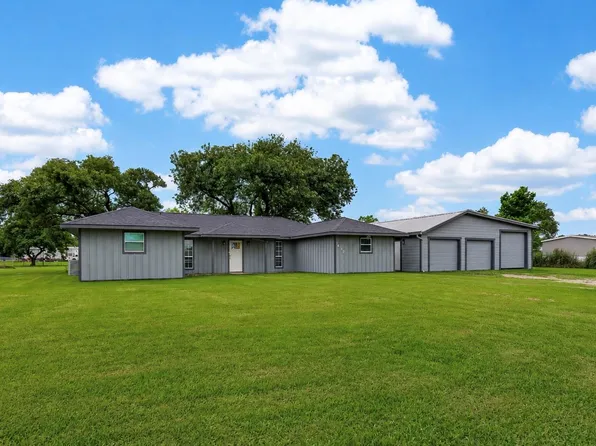 1429 County Road 192, Alvin, TX 77511
