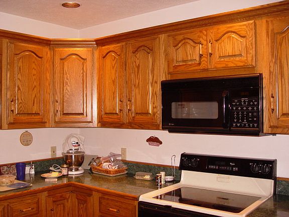 2nd image of 406 Pleasant Ln