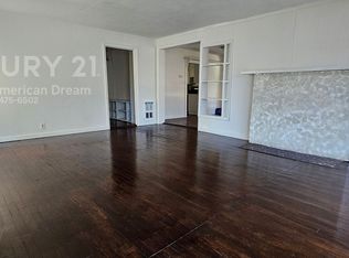 909 1/2 SW Bridge St, Grants Pass, OR 97526