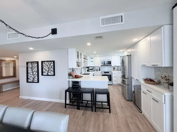 1901 Brickell Ave, Miami, FL