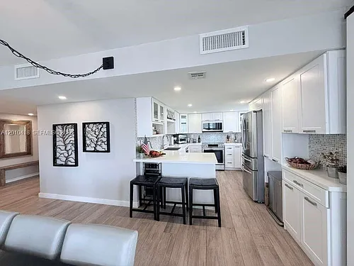 1901 Brickell Ave #B1809 Photo 1