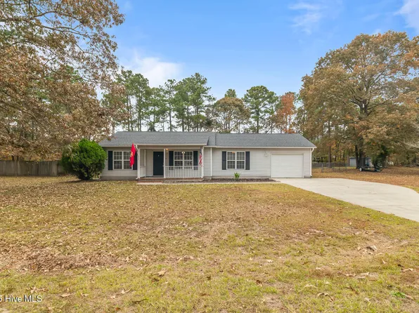 204 Chappell Creek Court, Richlands, NC 28574