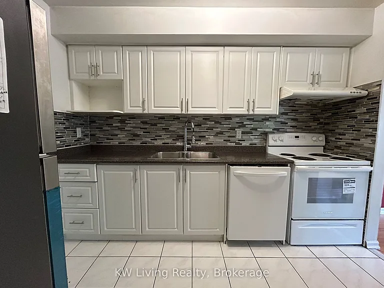 22 Bracken Fernway — Photo 10