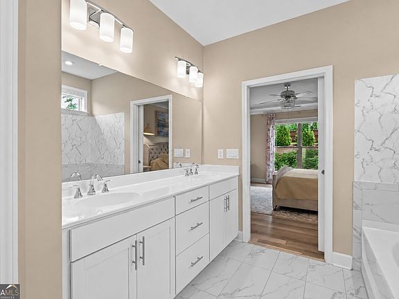 3rd image of 346 Elkins Pl