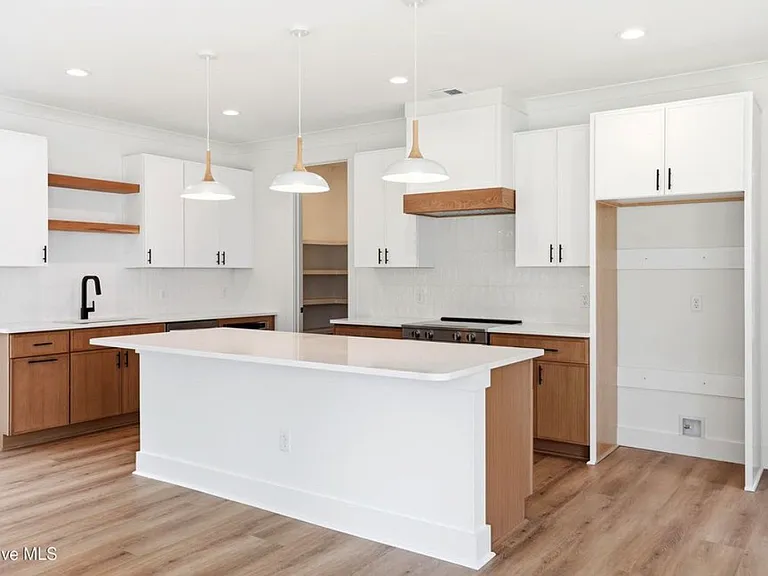 5015 Peachtree Ave — Photo 2